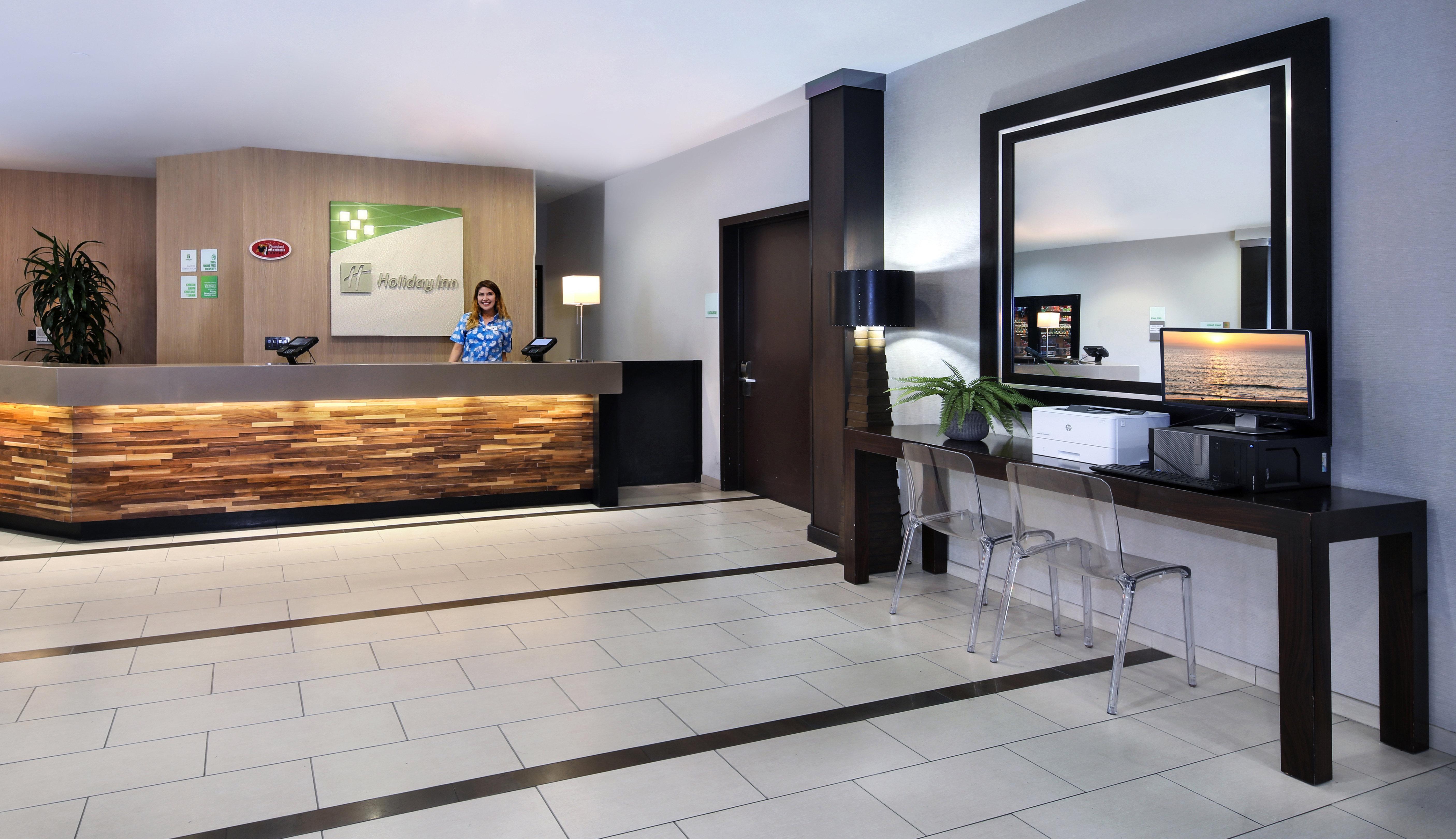 Holiday Inn Hotel & Suites Anaheim By Ihg Bagian luar foto