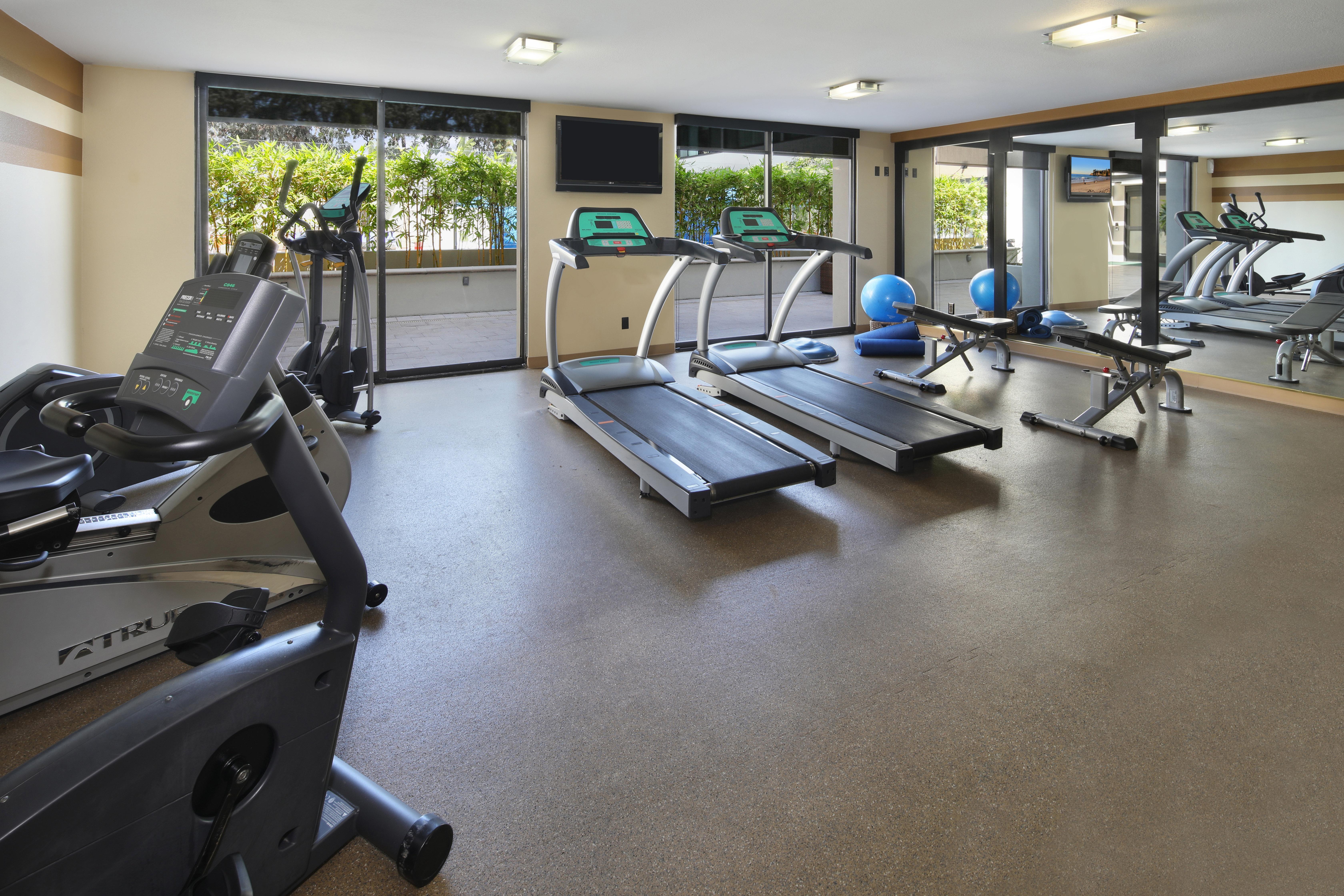Holiday Inn Hotel & Suites Anaheim By Ihg Bagian luar foto