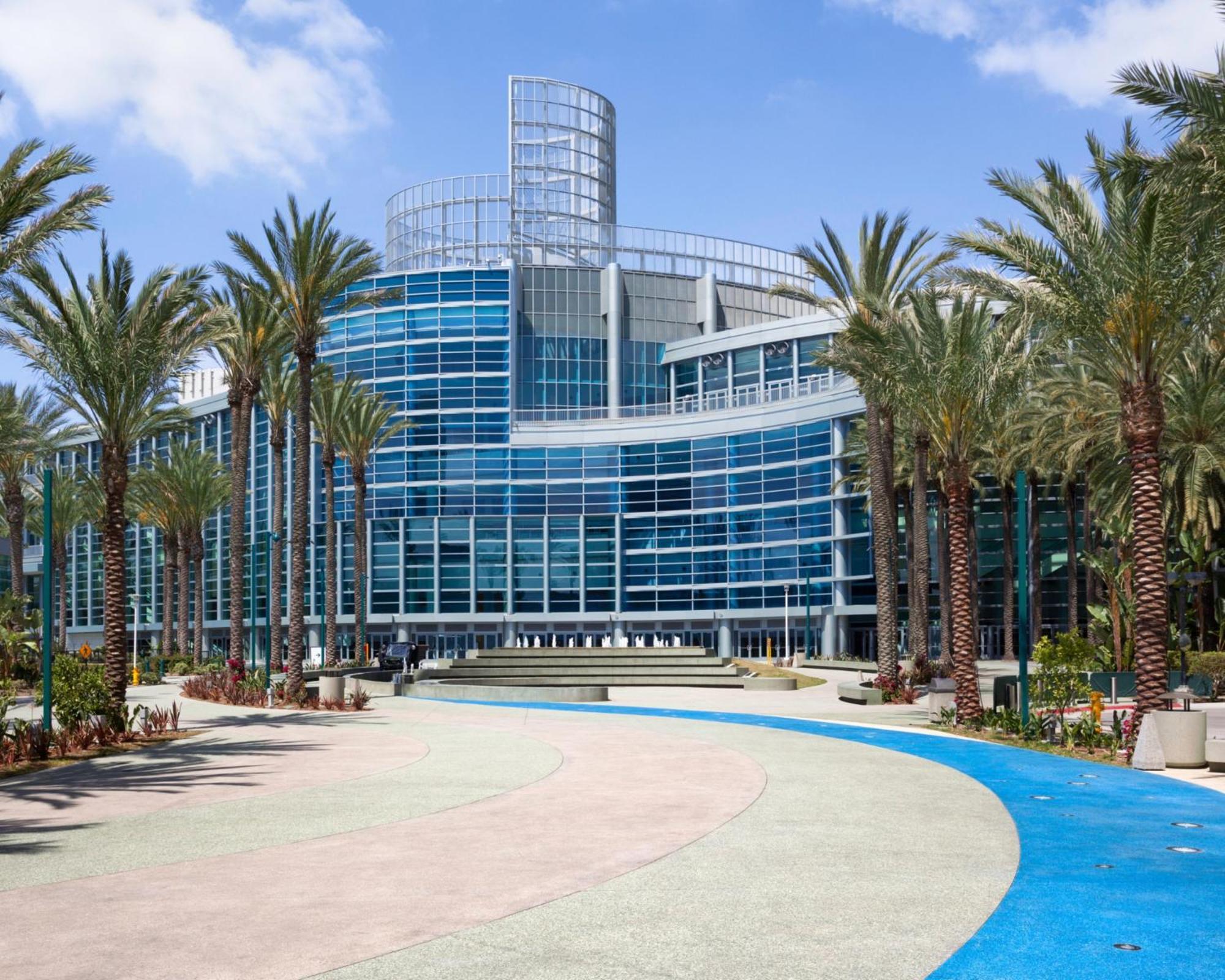 Holiday Inn Hotel & Suites Anaheim By Ihg Bagian luar foto