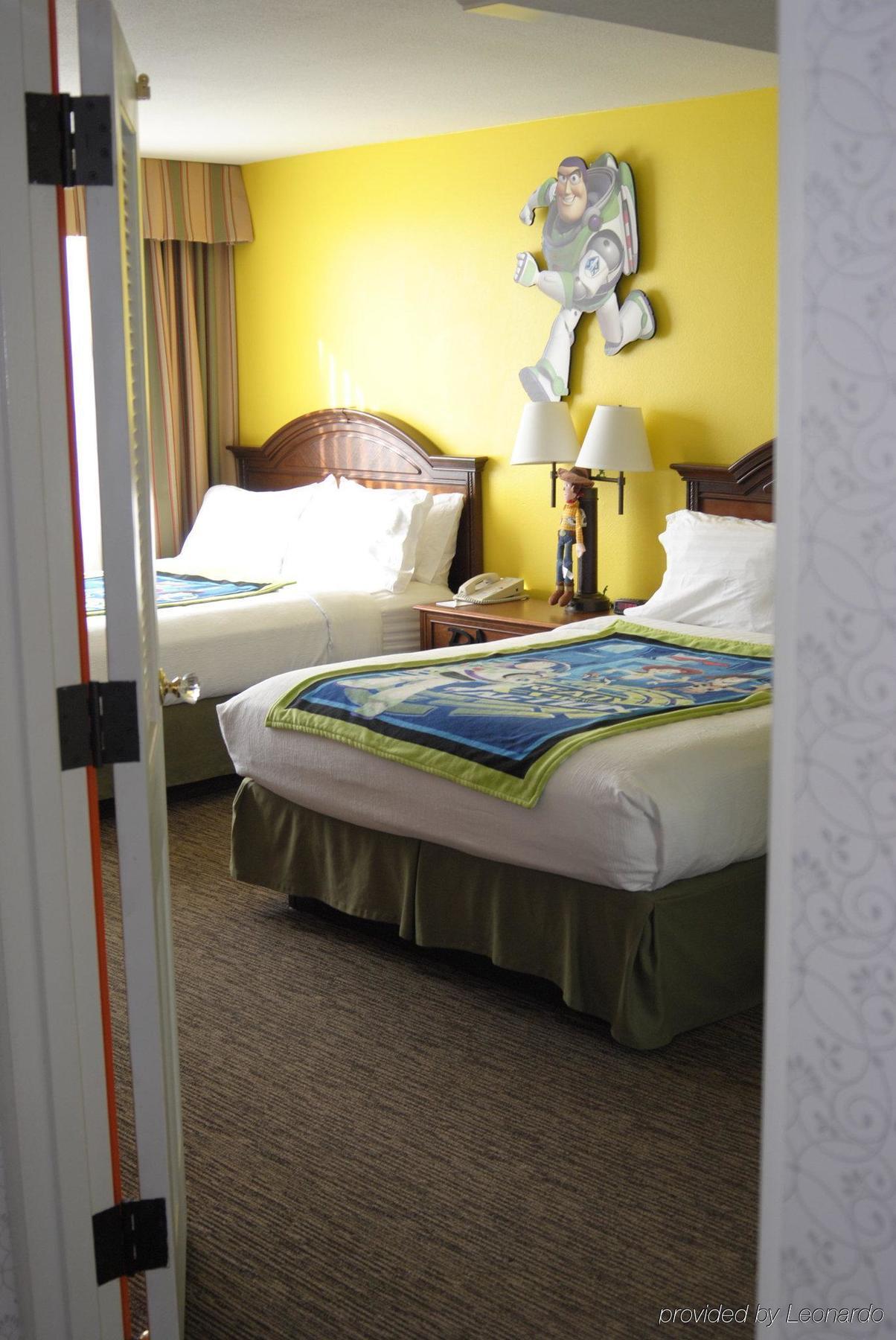 Holiday Inn Hotel & Suites Anaheim By Ihg Bagian luar foto