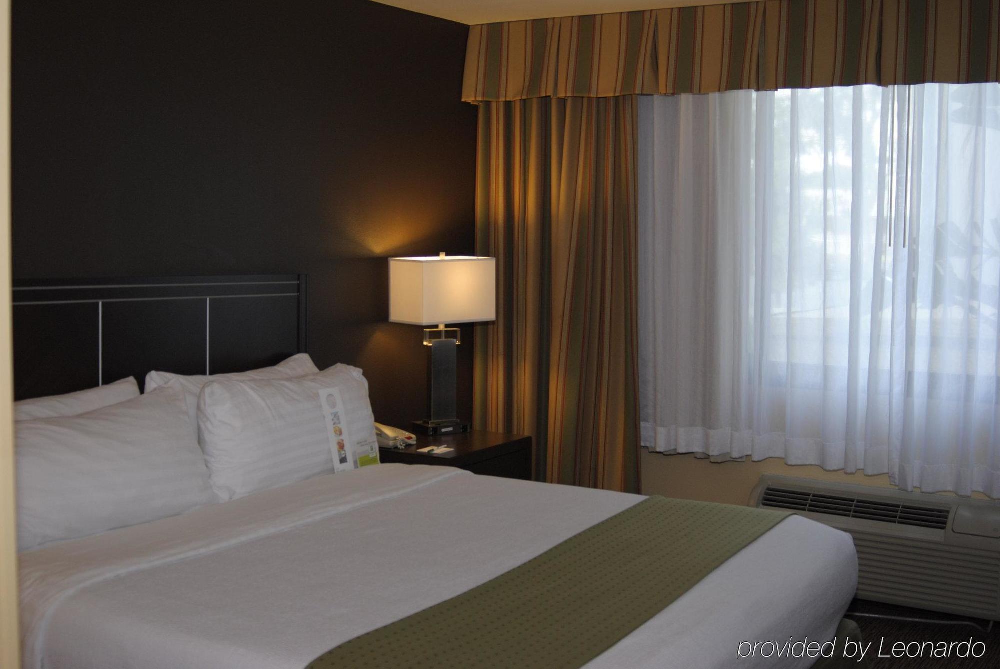 Holiday Inn Hotel & Suites Anaheim By Ihg Bagian luar foto