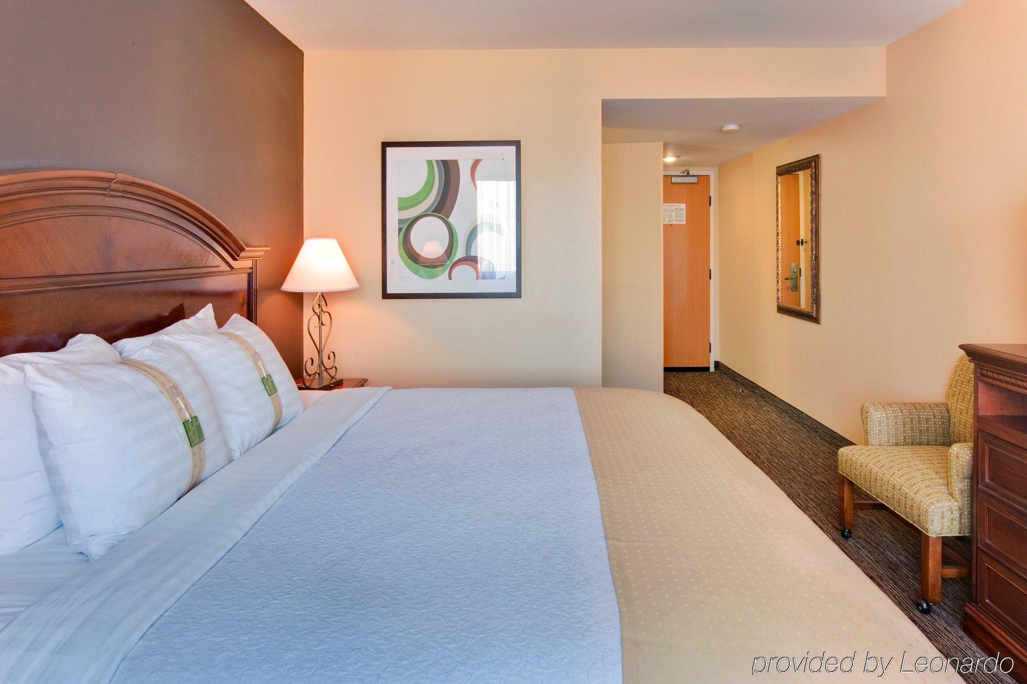 Holiday Inn Hotel & Suites Anaheim By Ihg Bagian luar foto