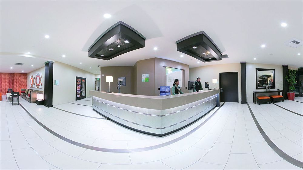 Holiday Inn Hotel & Suites Anaheim By Ihg Bagian luar foto