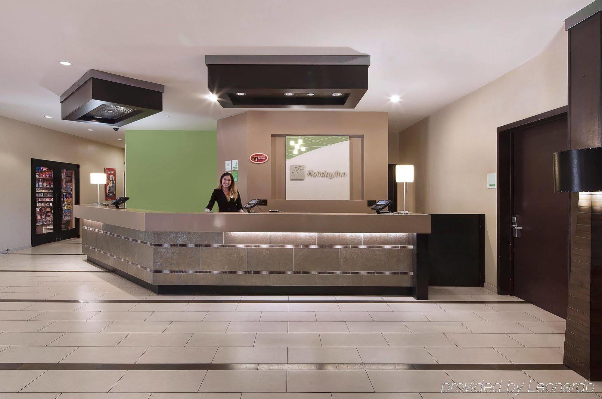 Holiday Inn Hotel & Suites Anaheim By Ihg Bagian luar foto