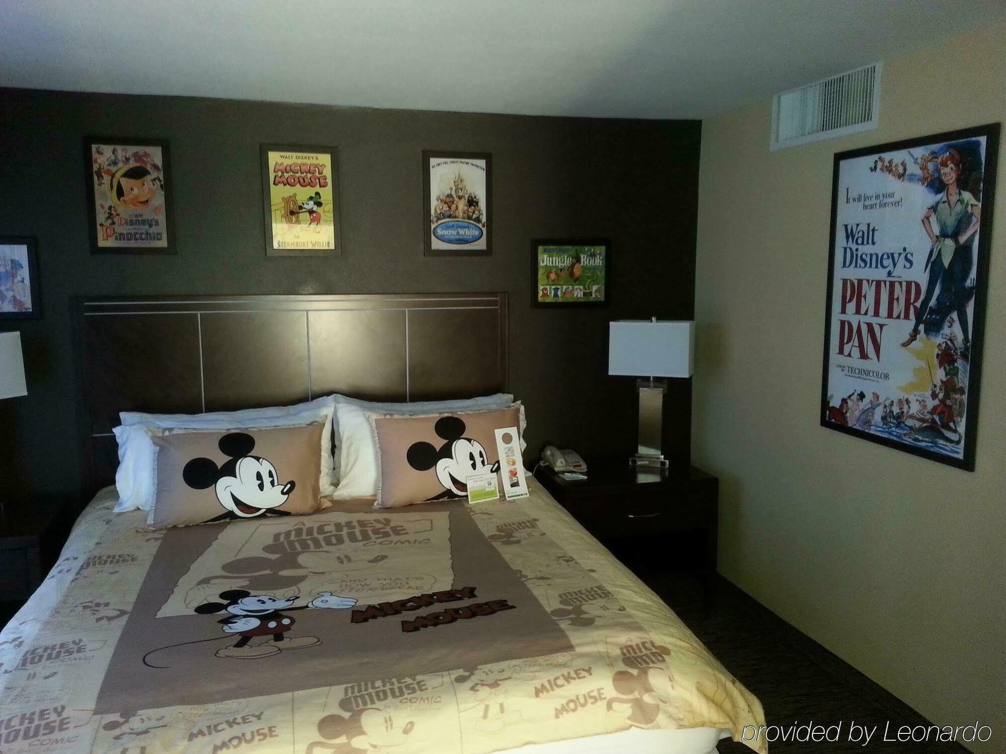 Holiday Inn Hotel & Suites Anaheim By Ihg Bagian luar foto